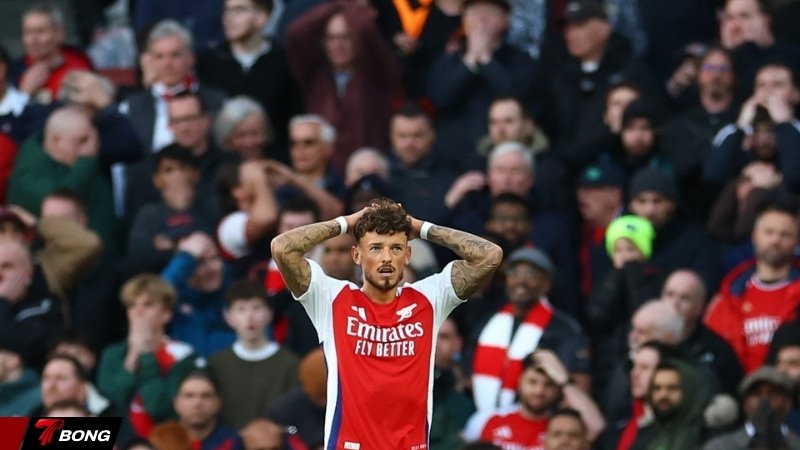 HLV Tuchel đã gặp riêng Ben White 